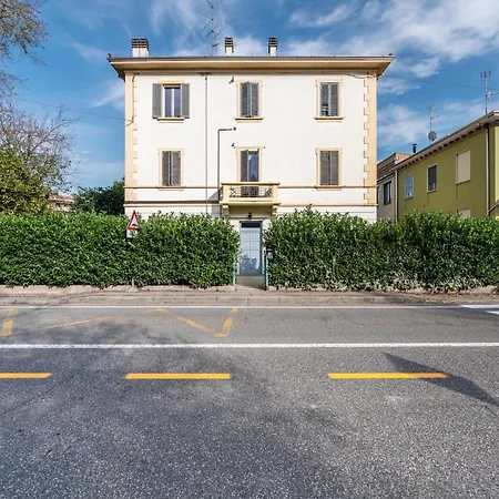 Apartment C/ Parcheggio Vicino Alla Reggia *